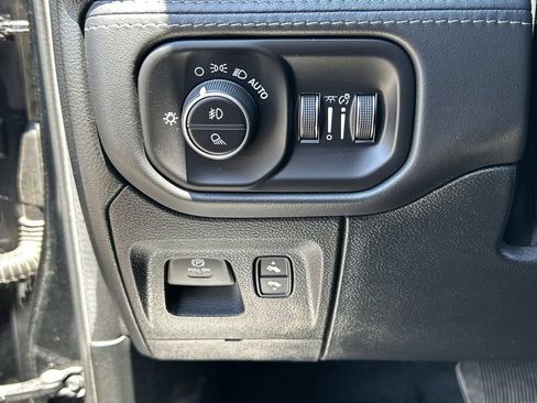 Used 2021 RAM 1500 Limited AWD/4WD image 23