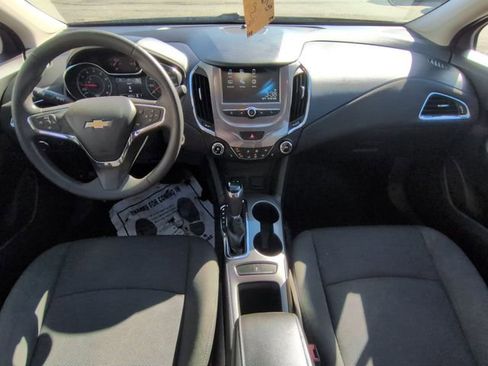 Used 2017 Chevrolet Cruze LT w/ Convenience Package image 22