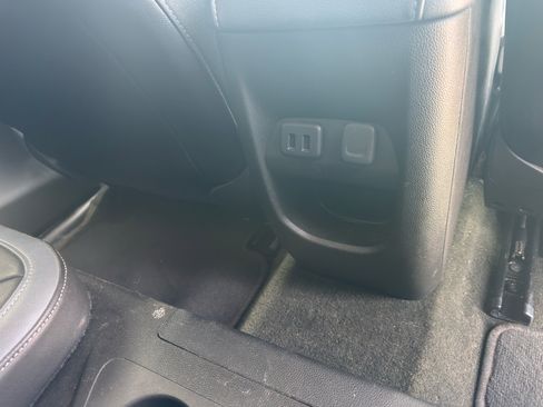 Used 2017 Chevrolet Colorado Z71 image 39