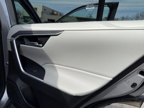 Used 2024 Toyota RAV4 XLE image 27