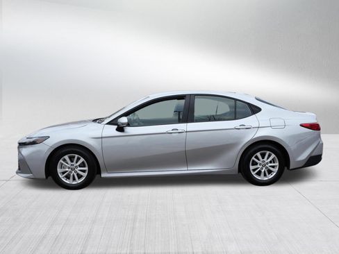 Certified 2025 Toyota Camry LE FWD image 5