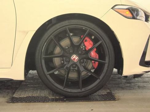 Used 2024 Honda Civic Type R image 10