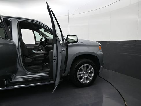 Certified 2025 Chevrolet Silverado 1500 LTZ AWD/4WD image 9