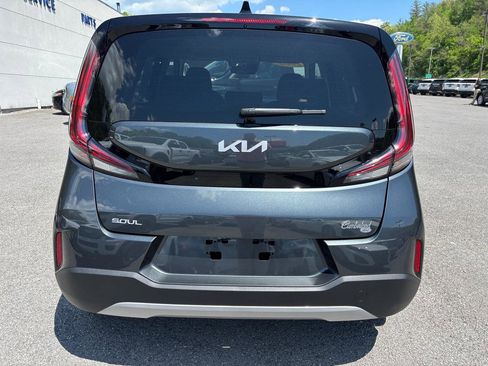 Used 2025 Kia Soul LX w/ LX Technology Package FWD image 3