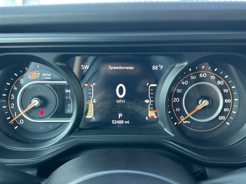 Used 2024 Jeep Wrangler Unlimited Rubicon AWD/4WD image 29