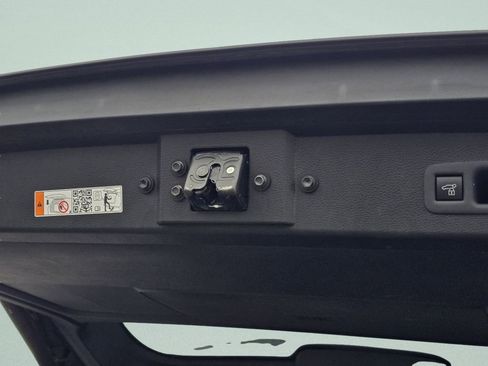 Used 2025 Toyota Sienna XSE w/ XSE Premium Package image 28