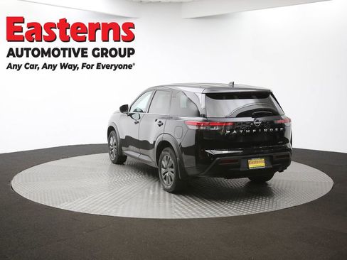 Used 2024 Nissan Pathfinder S image 66