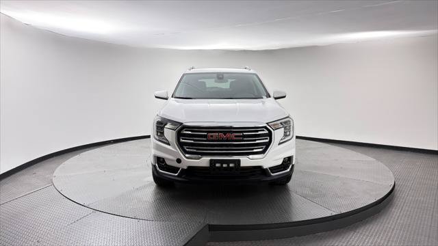 Used 2024 GMC Terrain SLT AWD/4WD image 8