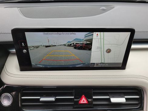 Used 2024 Genesis G70 2.5T image 10