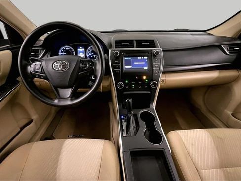 Used 2017 Toyota Camry LE FWD image 14
