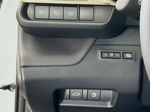 New 2026 Toyota Crown Signia AWD/4WD image 10