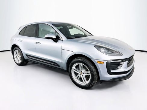 New 2026 Porsche Macan Base image 7