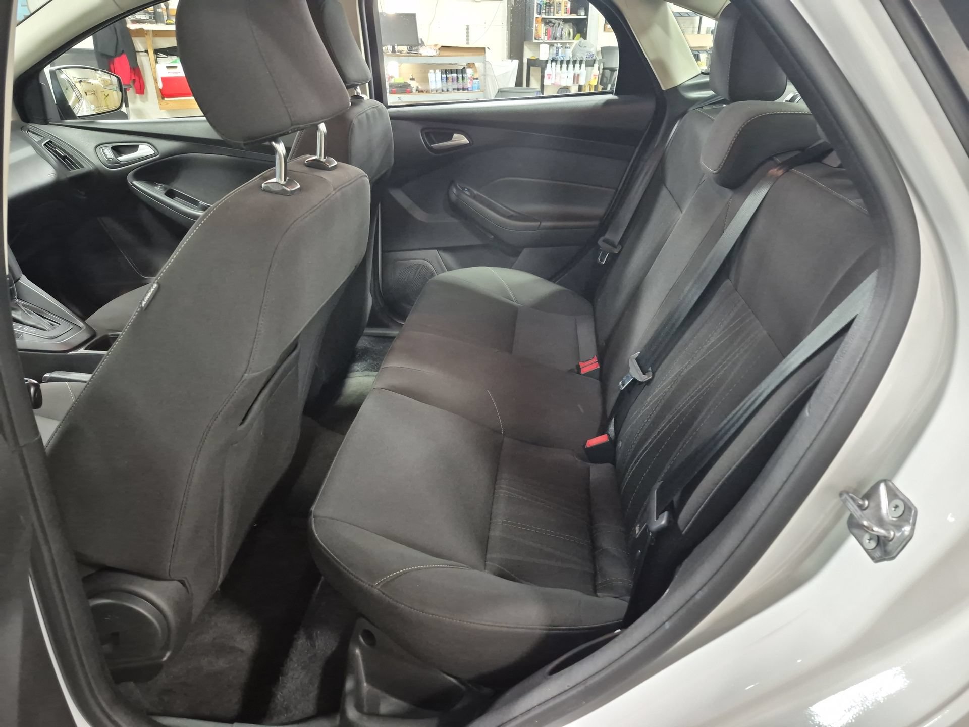 Used 2015 Ford Focus SE FWD image 22