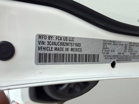 Used 2021 Jeep Compass Latitude image 40