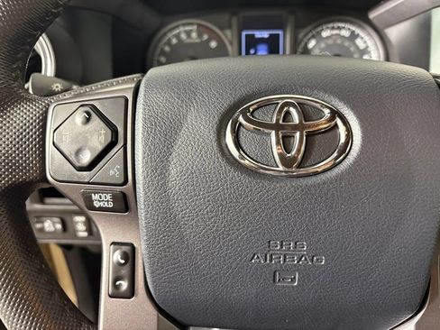 Used 2018 Toyota Tacoma TRD Off-Road w/ Technology Package AWD/4WD image 22