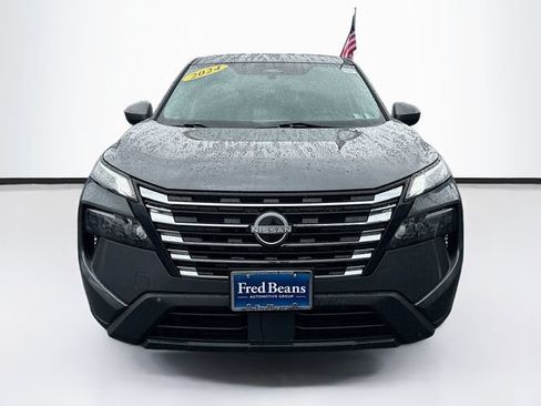 Used 2024 Nissan Rogue SV AWD/4WD image 2