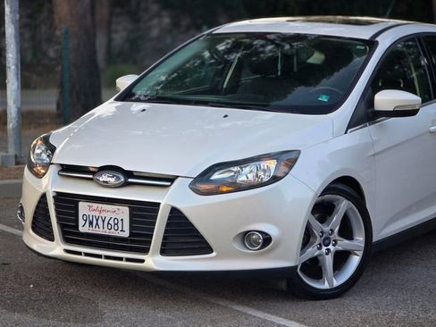 Used 2012 Ford Focus Titanium w/ Titanium Handling Pkg FWD image 25