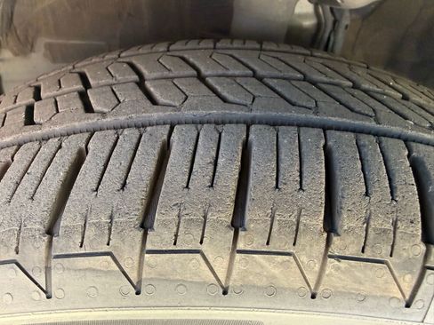 Used 2018 Toyota Prius Prime Premium image 9