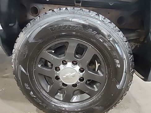 Used 2019 Chevrolet Silverado 2500 W/T AWD/4WD image 9