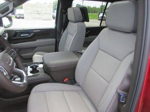New 2026 GMC Yukon XL Elevation w/ Elevation Premium Package AWD/4WD image 11