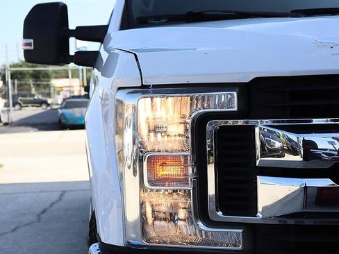 Used 2019 Ford F250 XLT w/ Snow Plow Prep Package AWD/4WD image 32