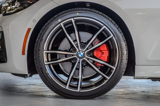 Used 2022 BMW 330i Sedan w/ M Sport Package RWD image 13