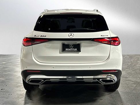 Certified 2025 Mercedes-Benz GLC 300 4MATIC image 4