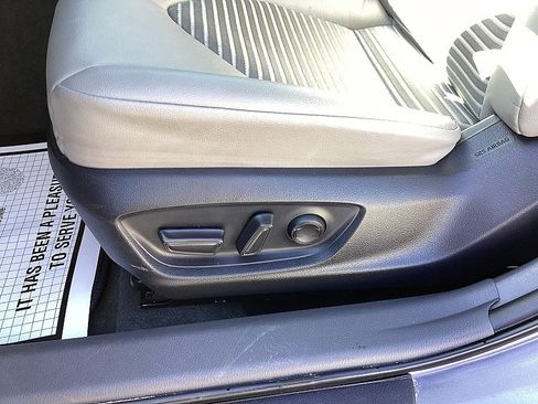 Used 2023 Toyota Camry SE image 12