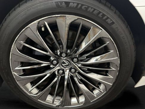 Used 2022 Lexus LS 500 AWD w/ Luxury Package image 24