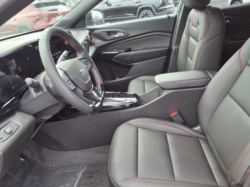 New 2025 Chevrolet Trax RS w/ Sunroof Package image 13
