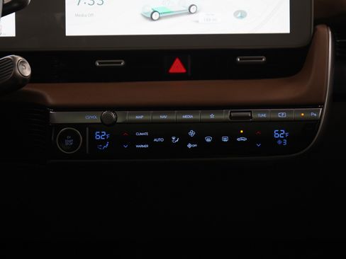 Certified 2024 Hyundai Ioniq 5 Limited AWD/4WD image 16