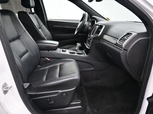 Used 2018 Jeep Grand Cherokee Limited AWD/4WD image 24