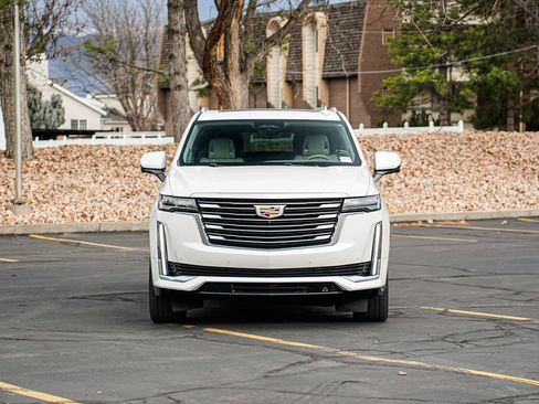 Used 2022 Cadillac Escalade ESV Premium Luxury Platinum w/ Heavy-Duty Trailer Package image 2