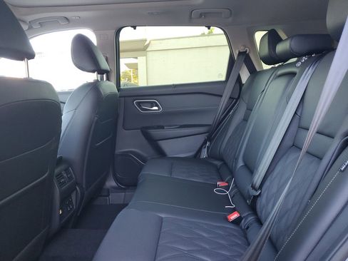 New 2026 Nissan Rogue Platinum image 11