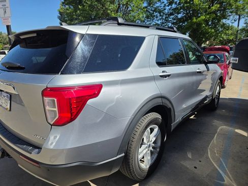 Used 2022 Ford Explorer XLT w/ Equipment Group 202A AWD/4WD image 2