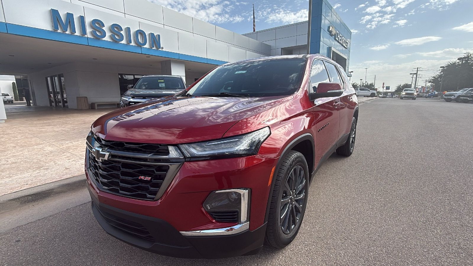 Used 2023 Chevrolet Traverse RS FWD image 3