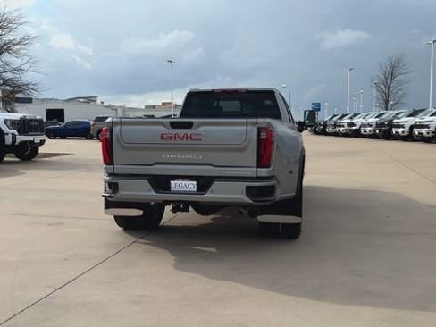 New 2026 GMC Sierra 3500 Denali w/ Technology Package AWD/4WD image 8