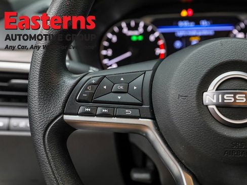 Used 2024 Nissan Altima 2.5 SV image 15