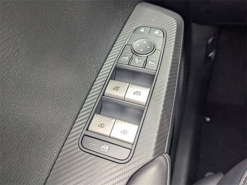 New 2025 Mitsubishi Outlander SE image 27