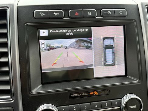 Used 2018 Ford Expedition Platinum AWD/4WD image 9