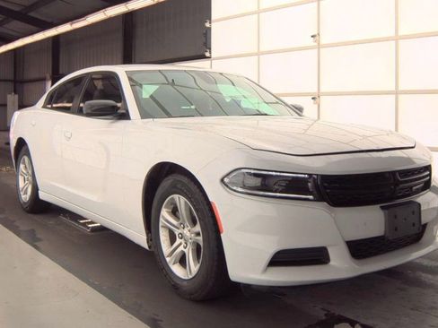 Used 2023 Dodge Charger SXT image 3