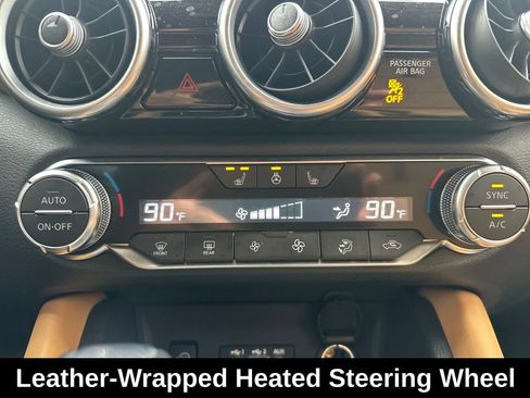 Used 2024 Nissan Sentra SV w/ SV Premium Package image 15