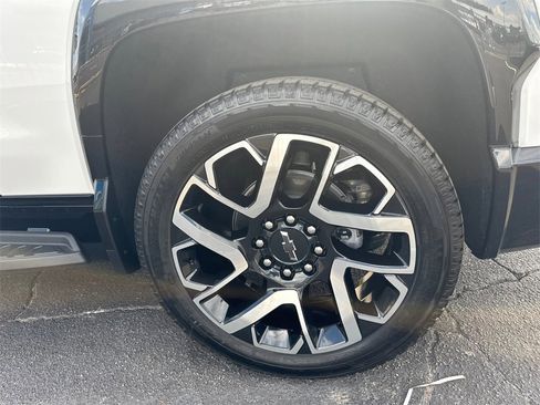 New 2024 Chevrolet Silverado EV RST image 20