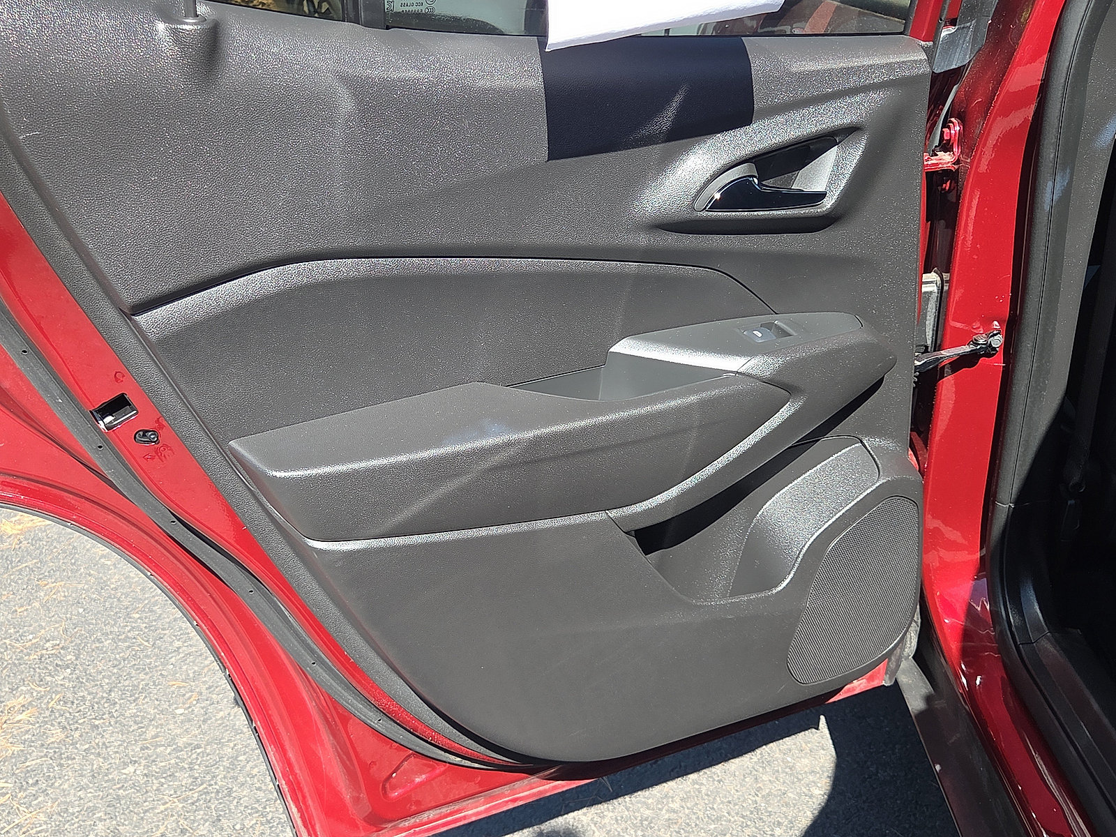Used 2025 Chevrolet Trax LT w/ LT Convenience Package FWD image 21