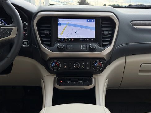 Used 2023 GMC Acadia Denali w/ Denali Ultimate Package image 17