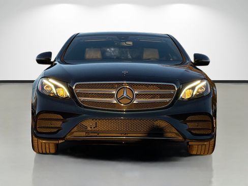 Used 2018 Mercedes-Benz E 300 image 8