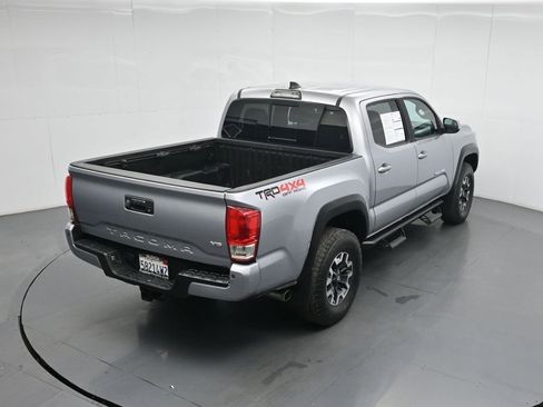 Used 2019 Toyota Tacoma TRD Off-Road w/ Technology Package AWD/4WD image 40