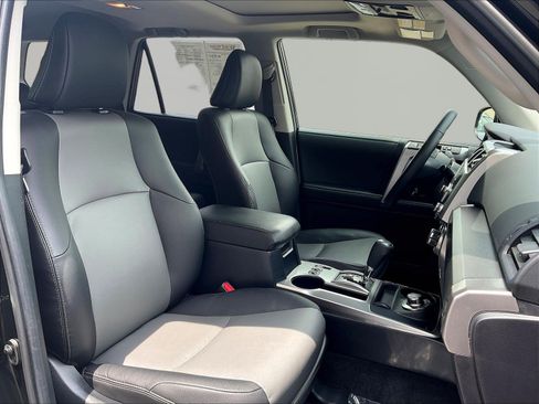 Used 2023 Toyota 4Runner SR5 Premium w/ Moonroof Package AWD/4WD image 29