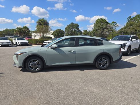 New 2025 Kia K4 LXS image 5