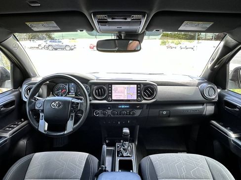 Used 2021 Toyota Tacoma TRD Sport w/ Technology Package AWD/4WD image 28